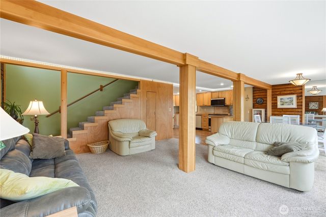 840 Wolverine Place, Camano Island, WA 98282