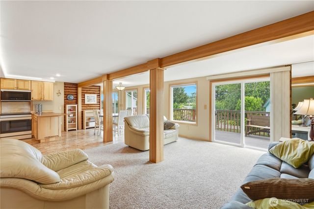 840 Wolverine Place, Camano Island, WA 98282