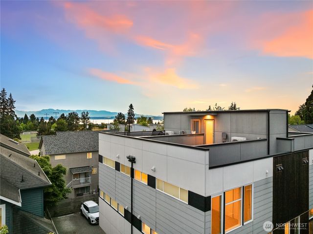 9043 C Mary Avenue NW, Seattle, WA 98117