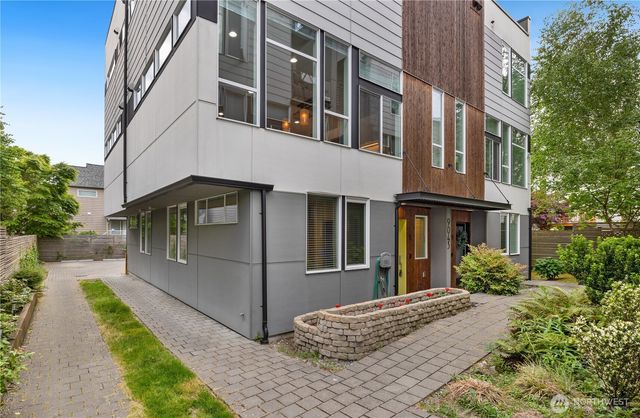 9043 C Mary Avenue NW, Seattle, WA 98117