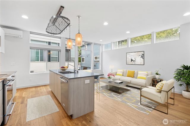 9043 C Mary Avenue NW, Seattle, WA 98117