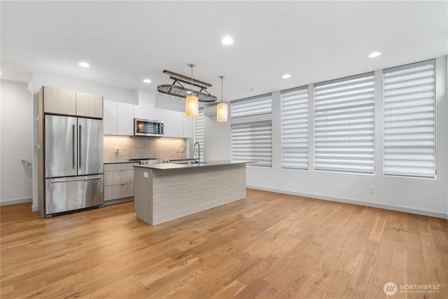 9043 C Mary Avenue NW, Seattle, WA 98117