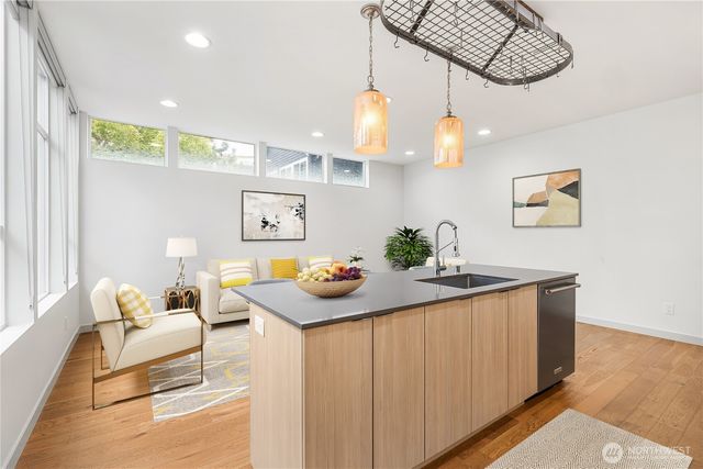 9043 C Mary Avenue NW, Seattle, WA 98117