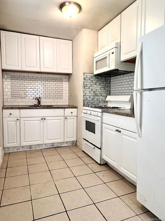 1656 N Thompson Drive, Bay Shore, NY 11706 — photo 3
