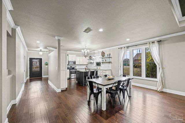 5442 Southlake Dr, Pace, FL 32571