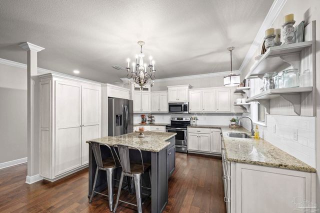 5442 Southlake Dr, Pace, FL 32571