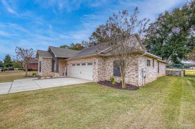 5442 Southlake Dr, Pace, FL 32571