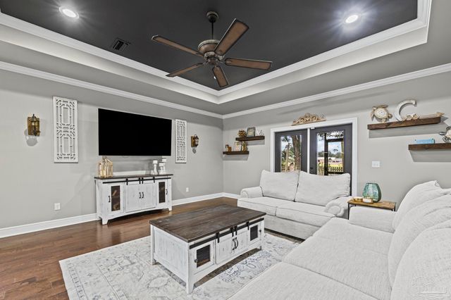 5442 Southlake Dr, Pace, FL 32571