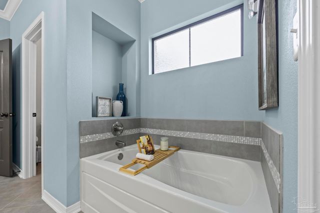 5442 Southlake Dr, Pace, FL 32571