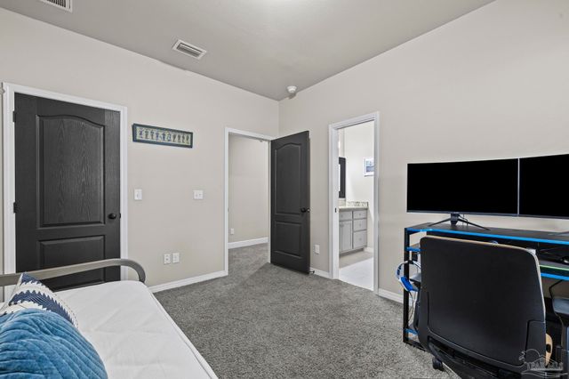 5442 Southlake Dr, Pace, FL 32571