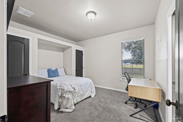 5442 Southlake Dr, Pace, FL 32571