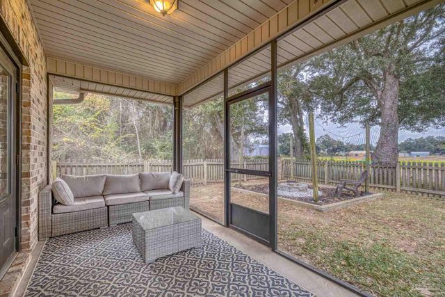 5442 Southlake Dr, Pace, FL 32571