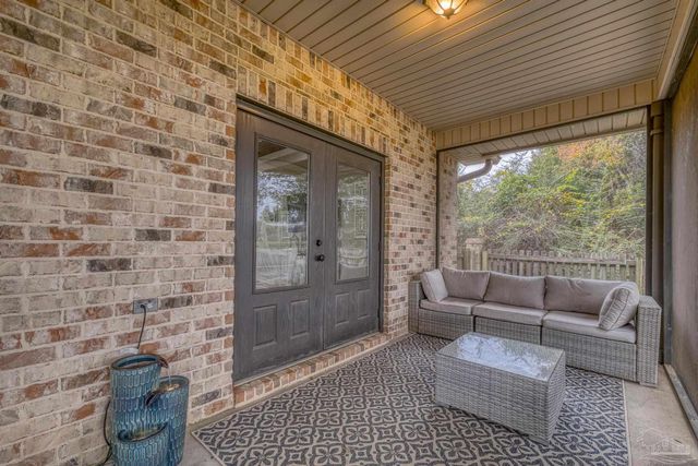 5442 Southlake Dr, Pace, FL 32571