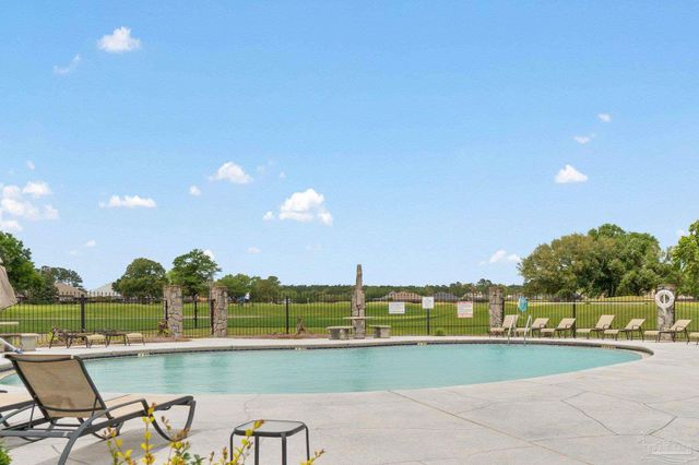 5442 Southlake Dr, Pace, FL 32571