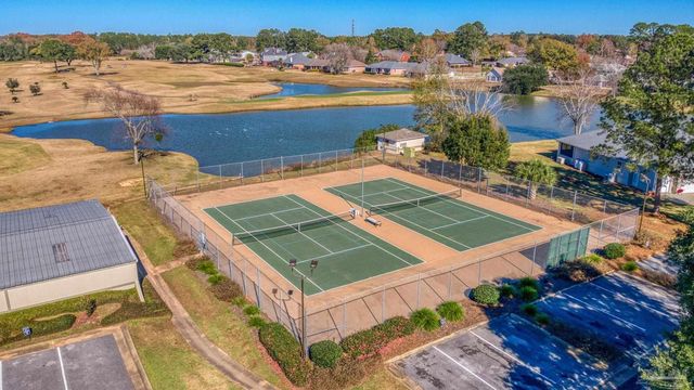 5442 Southlake Dr, Pace, FL 32571