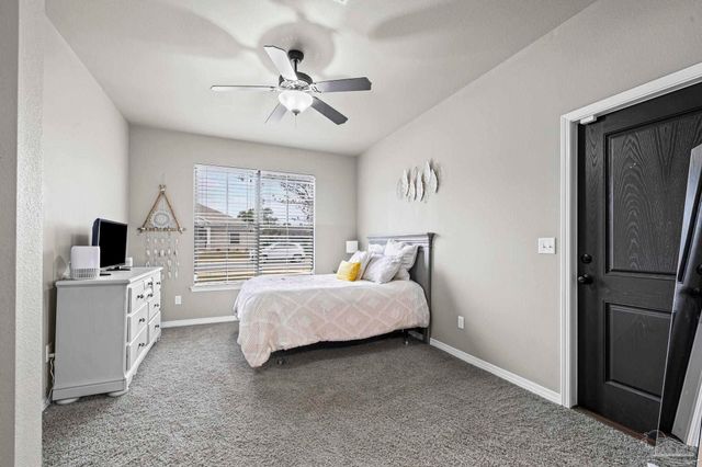 5442 Southlake Dr, Pace, FL 32571