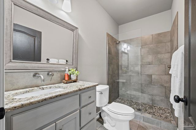 5442 Southlake Dr, Pace, FL 32571