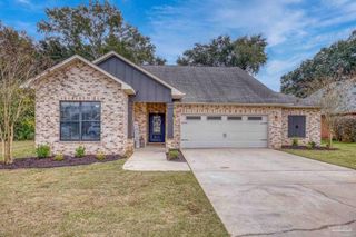 5442 Southlake Dr, Pace, FL 32571