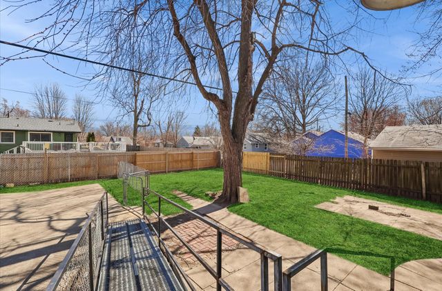 3805 Bowdoin Street, Des Moines, IA 50313