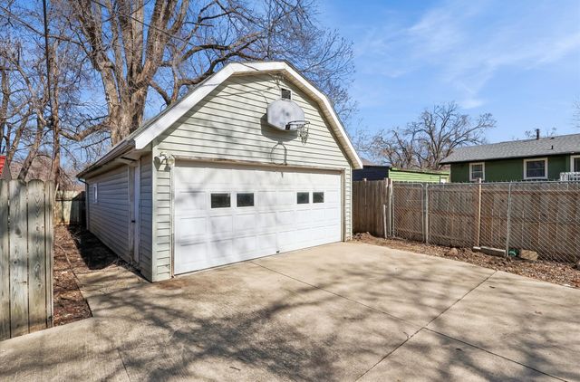 3805 Bowdoin Street, Des Moines, IA 50313