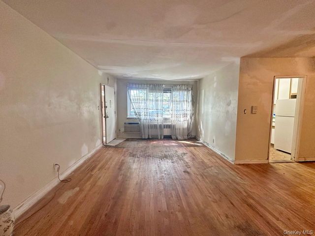 68-15 150 Street 209, Kew Garden Hills, NY 11367
