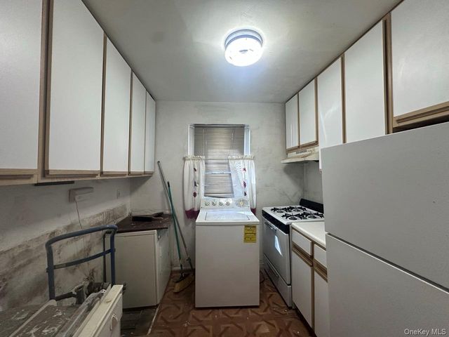 68-15 150 Street 209, Kew Garden Hills, NY 11367