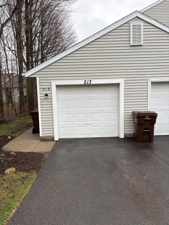 213 Hunters Lane Ne 21, Rockford City, MI 49341