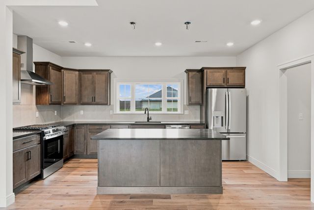 5863 ARBOR POINTE PKY, Columbia, MO 65202
