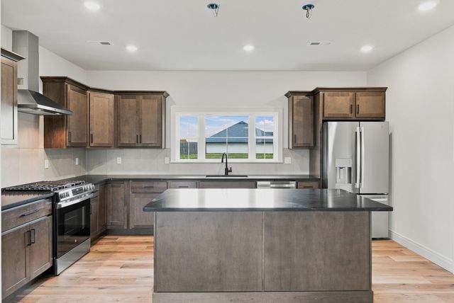 5863 ARBOR POINTE PKY, Columbia, MO 65202