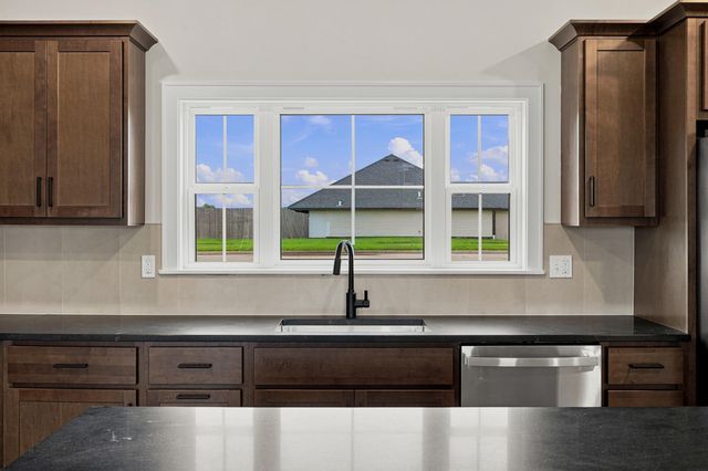 5863 ARBOR POINTE PKY, Columbia, MO 65202
