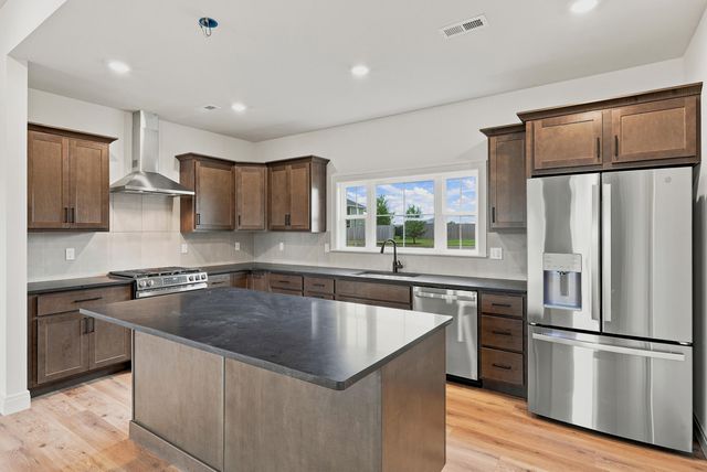 5863 ARBOR POINTE PKY, Columbia, MO 65202