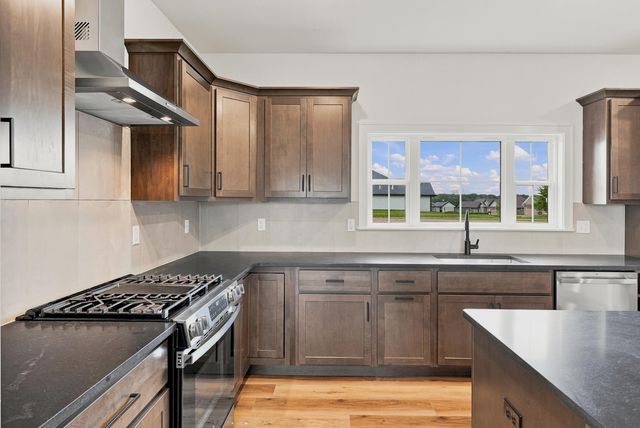 5863 ARBOR POINTE PKY, Columbia, MO 65202