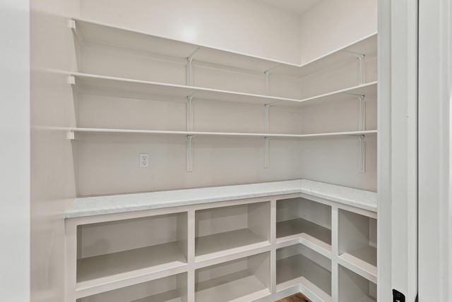 5863 ARBOR POINTE PKY, Columbia, MO 65202