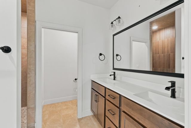 5863 ARBOR POINTE PKY, Columbia, MO 65202