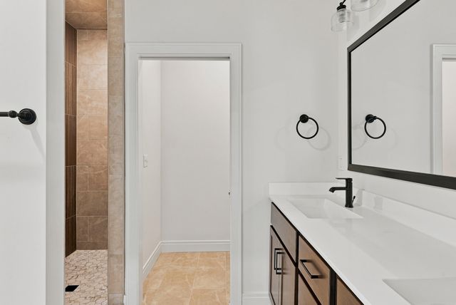 5863 ARBOR POINTE PKY, Columbia, MO 65202