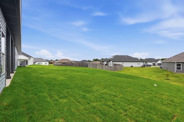 5863 ARBOR POINTE PKY, Columbia, MO 65202