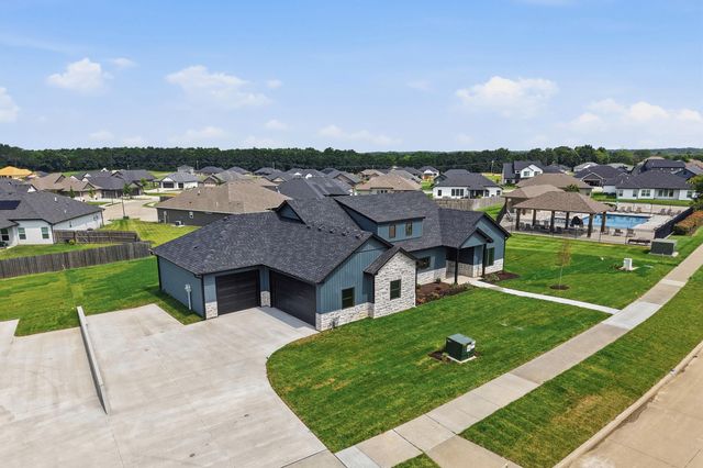 5863 ARBOR POINTE PKY, Columbia, MO 65202