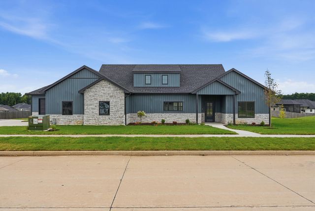 5863 ARBOR POINTE PKY, Columbia, MO 65202