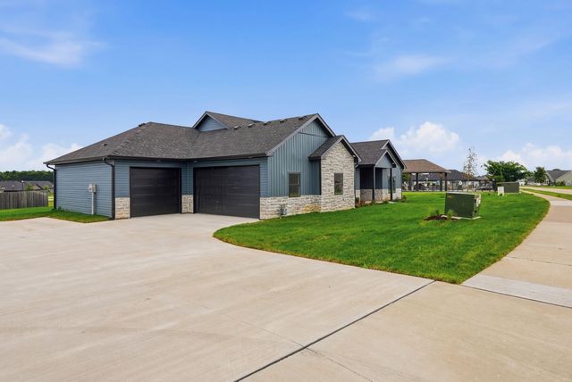 5863 ARBOR POINTE PKY, Columbia, MO 65202