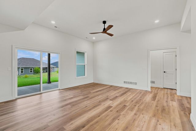 5863 ARBOR POINTE PKY, Columbia, MO 65202