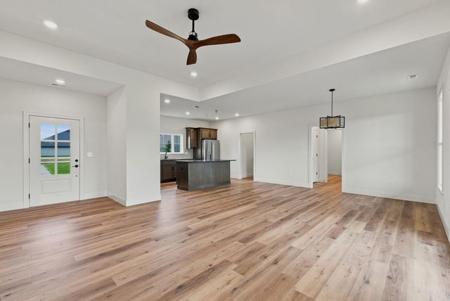 5863 ARBOR POINTE PKY, Columbia, MO 65202