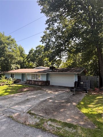 5 Pembroke Drive, Bella Vista, AR 72715