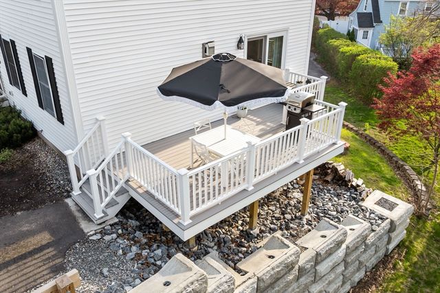 725 Waverly Rd, North Andover, MA 01845