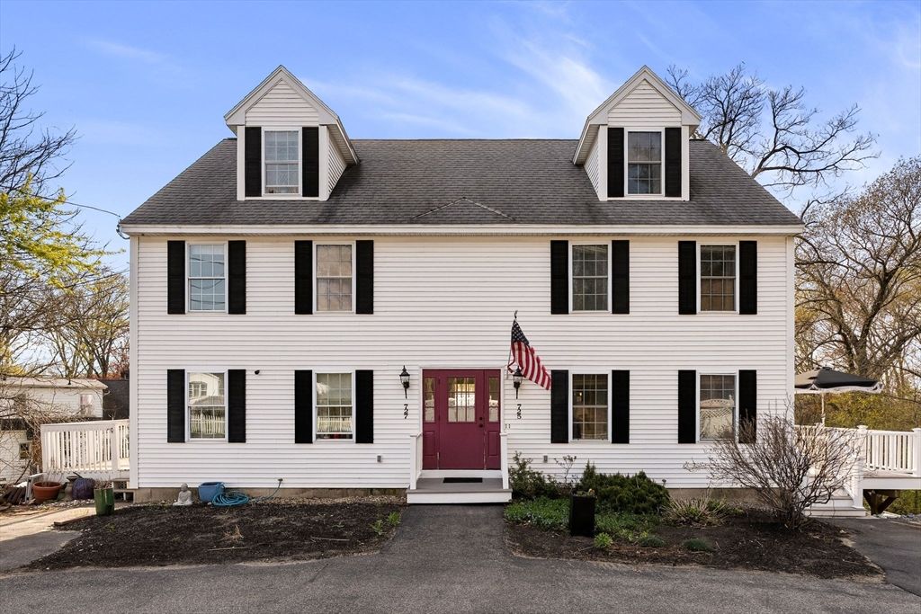 725 Waverly Rd, North Andover, MA 01845