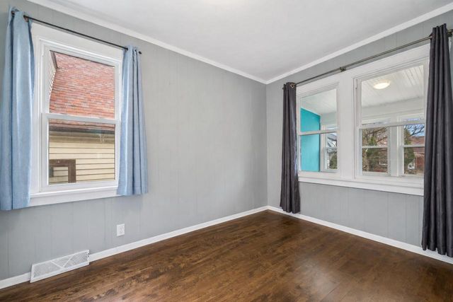 521 S 67th STREET, Milwaukee, WI 53214