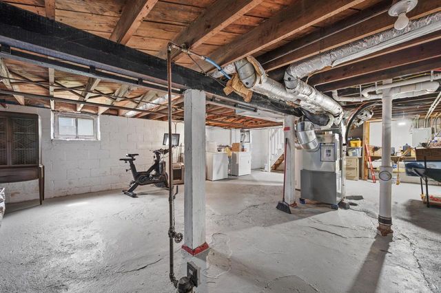 521 S 67th STREET, Milwaukee, WI 53214