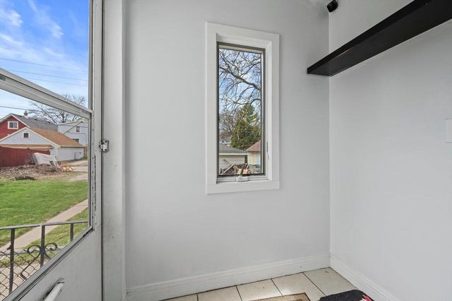 521 S 67th STREET, Milwaukee, WI 53214