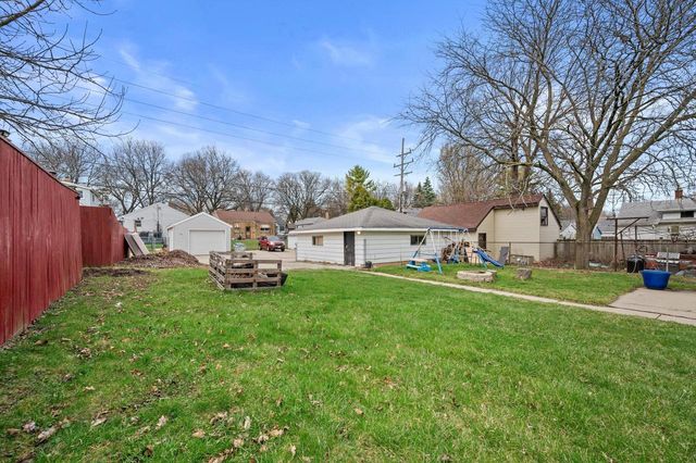 521 S 67th STREET, Milwaukee, WI 53214