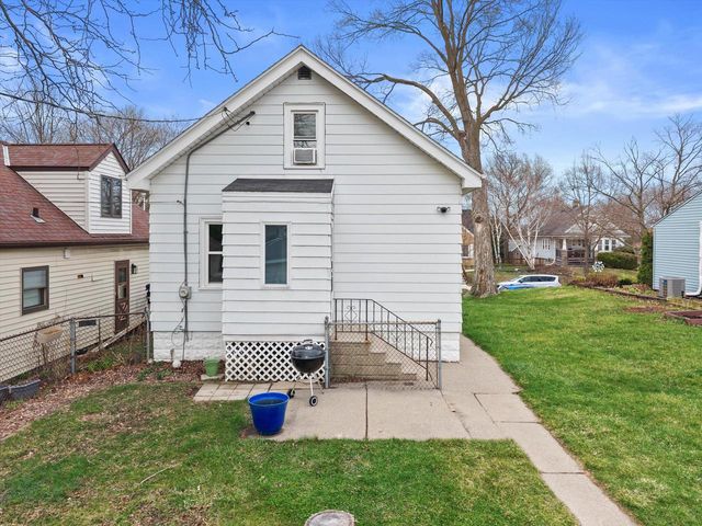 521 S 67th STREET, Milwaukee, WI 53214