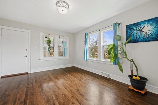 521 S 67th STREET, Milwaukee, WI 53214